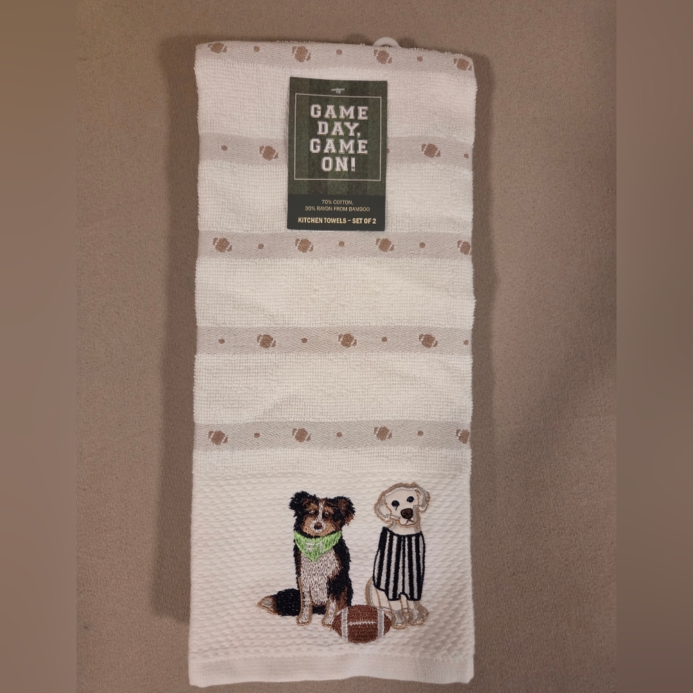 SET OF 2 GAMEDAY KITCHEN TOWELS FEATURING FOOTBALLS AND DIGS